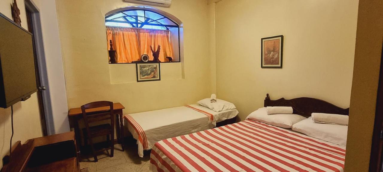Batac Casa Familya酒店 外观 照片